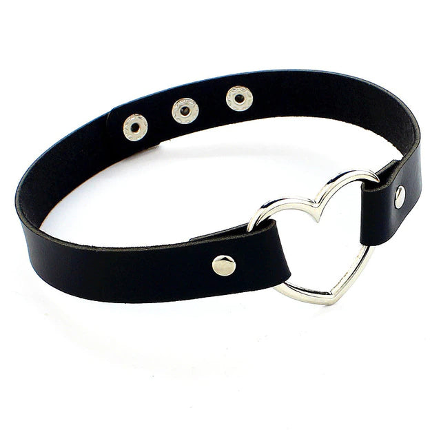 Leather Heart Choker Black