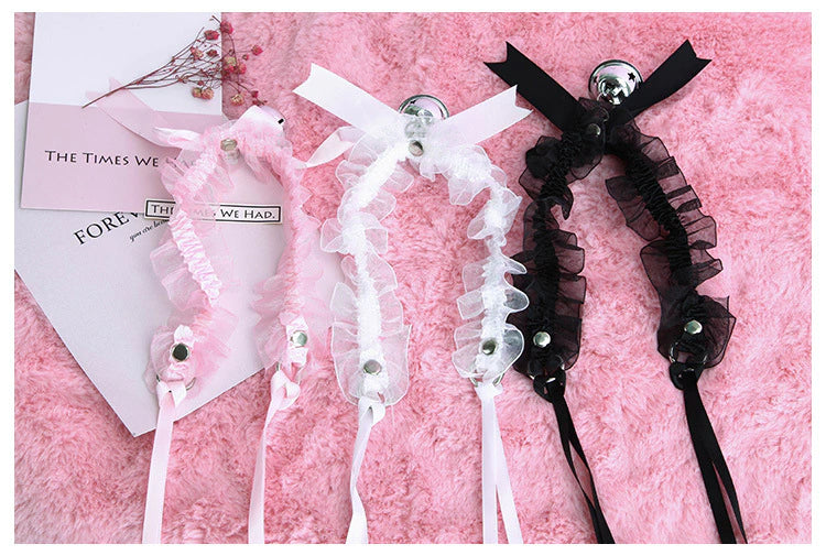Ruffled Bell Choker Close Up