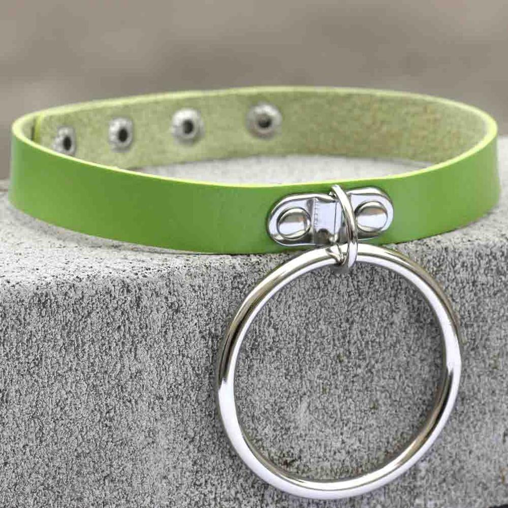 Big Ring Green Leather Choker