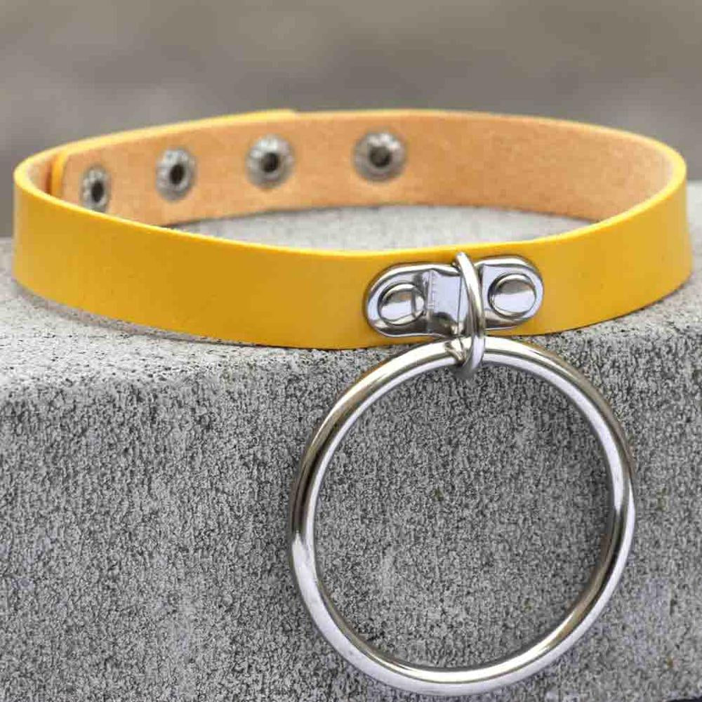 Big Ring Yellow Leather Choker
