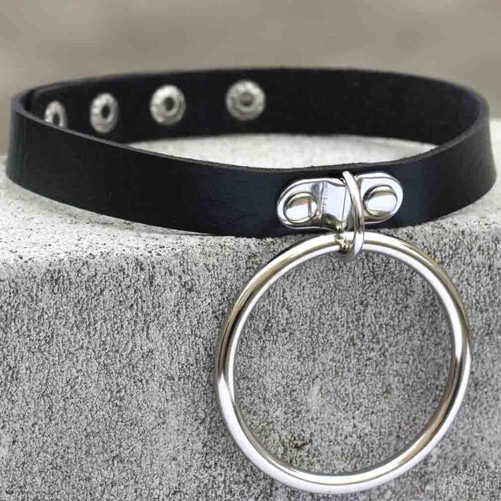 Big Ring Black Leather Choker