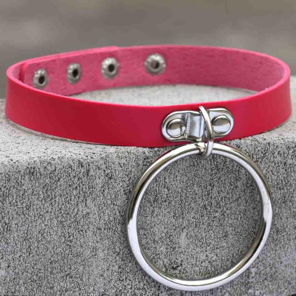 Big Ring Dark Pink Leather Choker